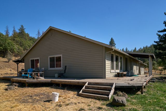 7505 Torrey Pines Terrace, Eagle Point, OR 97524