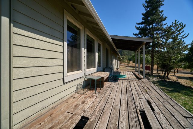 7505 Torrey Pines Terrace, Eagle Point, OR 97524