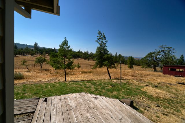 7505 Torrey Pines Terrace, Eagle Point, OR 97524