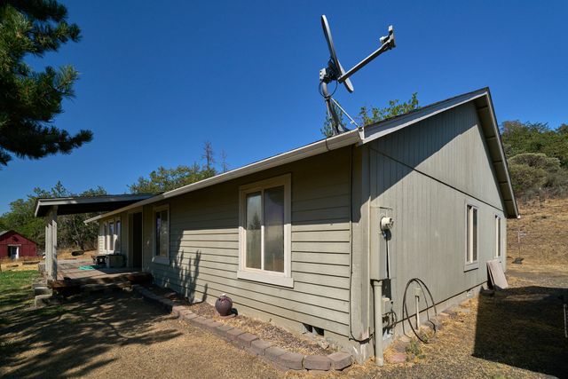 7505 Torrey Pines Terrace, Eagle Point, OR 97524