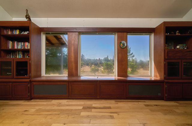 7505 Torrey Pines Terrace, Eagle Point, OR 97524
