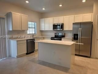 605 NW 6th Terrace, Florida City, FL 33034