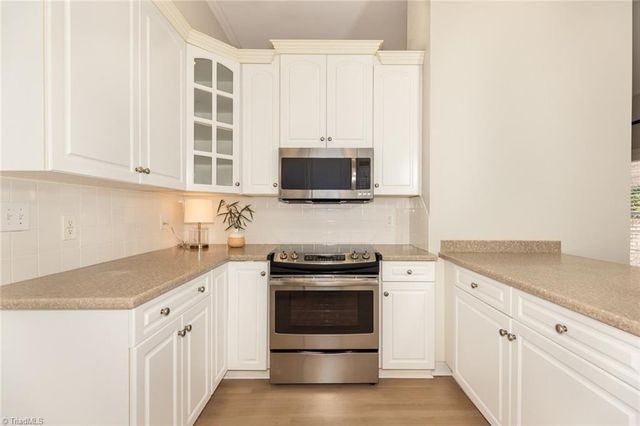 2 Wexford Circle, Thomasville, NC 27360