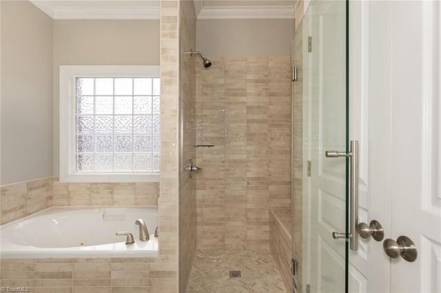 2 Wexford Circle, Thomasville, NC 27360