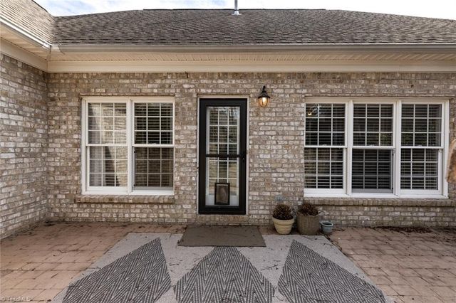 2 Wexford Circle, Thomasville, NC 27360