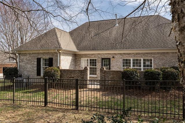 2 Wexford Circle, Thomasville, NC 27360