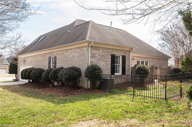 2 Wexford Circle, Thomasville, NC 27360