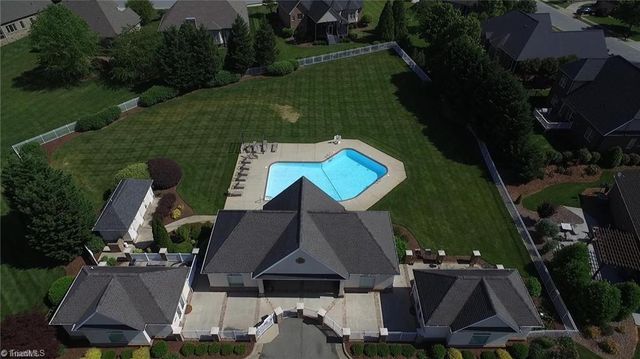 2 Wexford Circle, Thomasville, NC 27360