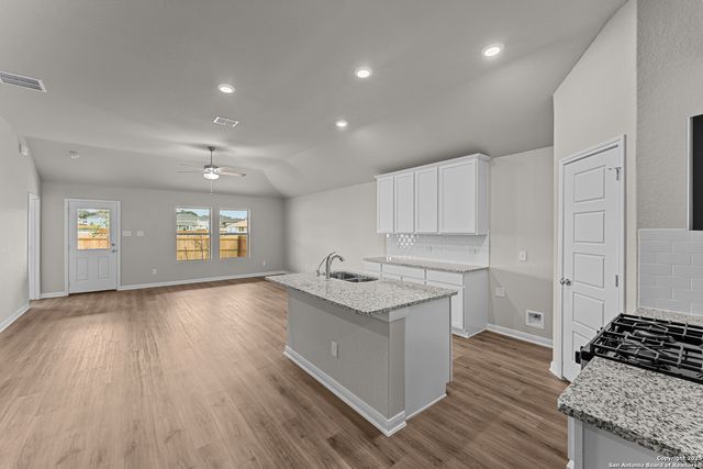 1144 Limestone Ridge, Seguin, TX 78155