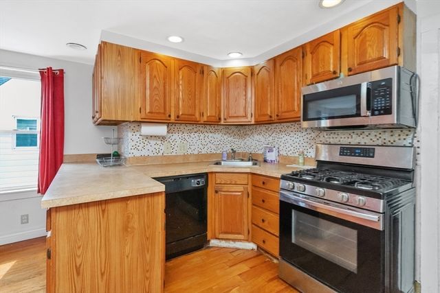 126 Butler Rd, Quincy, MA 02169