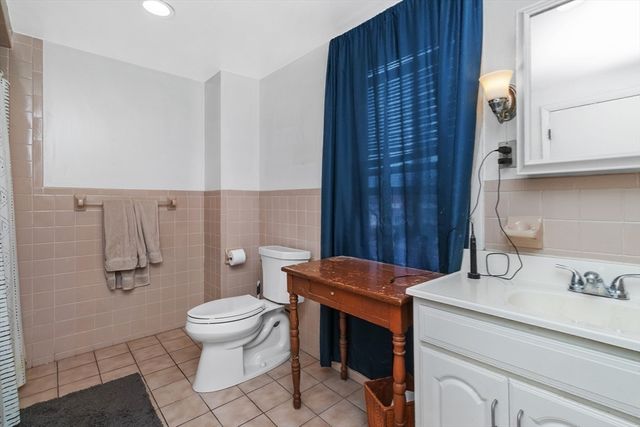 126 Butler Rd, Quincy, MA 02169