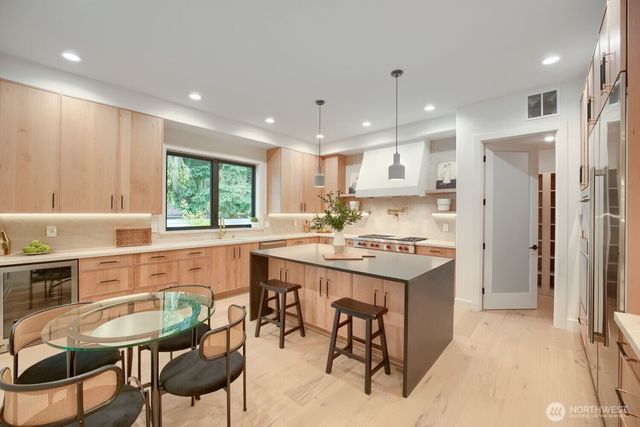 1265 165th Avenue SE, Bellevue, WA 98008