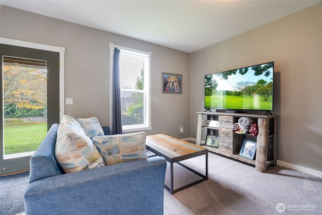 1341 Salt Point Place E, Port Orchard, WA 98366