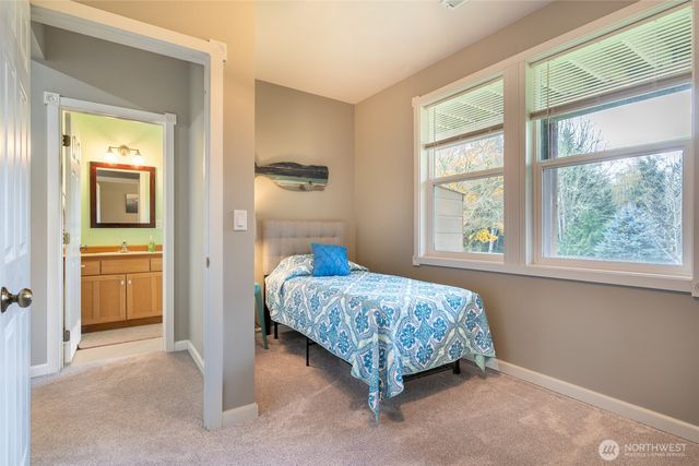 1341 Salt Point Place E, Port Orchard, WA 98366