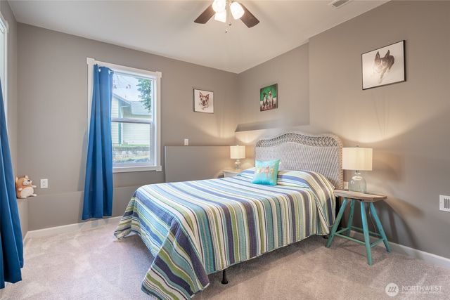 1341 Salt Point Place E, Port Orchard, WA 98366