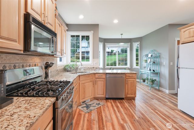 1341 Salt Point Place E, Port Orchard, WA 98366