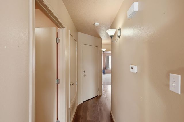 5724 Aida Road NW, Albuquerque, NM 87114