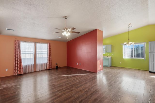 5724 Aida Road NW, Albuquerque, NM 87114