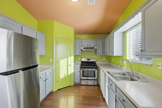 5724 Aida Road NW, Albuquerque, NM 87114