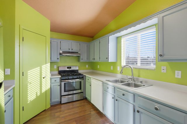 5724 Aida Road NW, Albuquerque, NM 87114