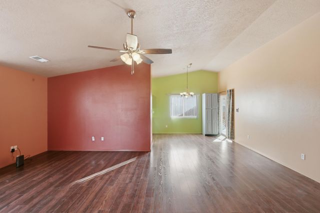 5724 Aida Road NW, Albuquerque, NM 87114