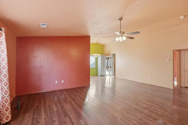 5724 Aida Road NW, Albuquerque, NM 87114