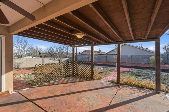 5724 Aida Road NW, Albuquerque, NM 87114