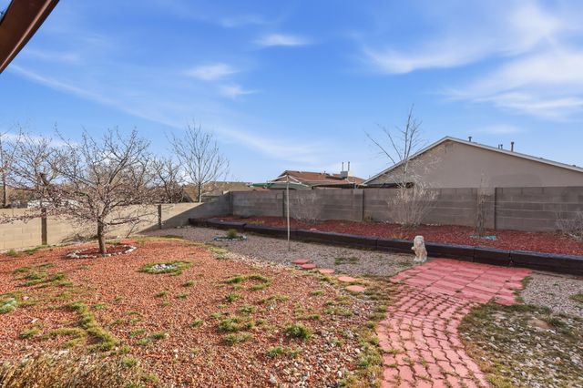 5724 Aida Road NW, Albuquerque, NM 87114