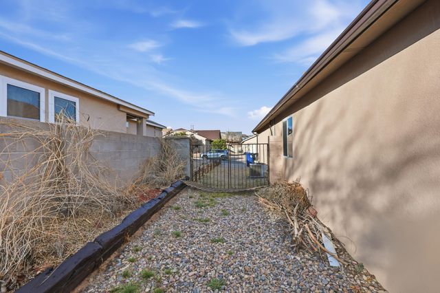 5724 Aida Road NW, Albuquerque, NM 87114