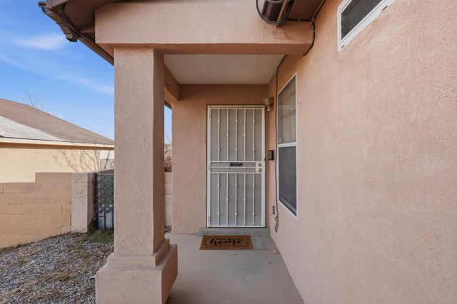 5724 Aida Road NW, Albuquerque, NM 87114