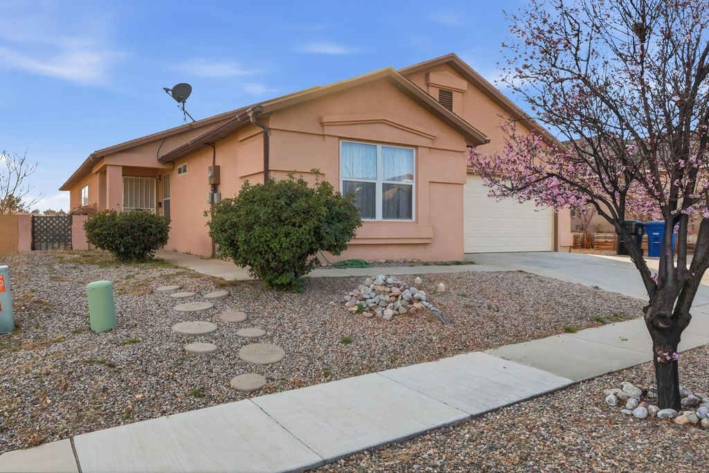 5724 Aida Road NW, Albuquerque, NM 87114