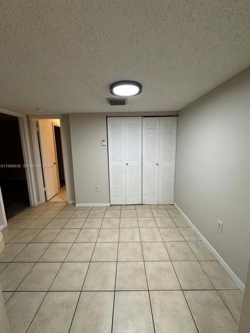 7160 NW 179th St 309, Hialeah, FL 33015