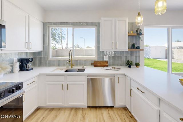 1416 N ROWEN Circle, Mesa, AZ 85207