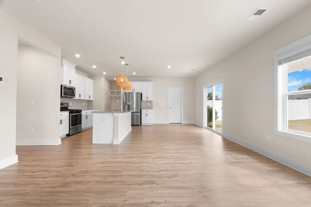 338 Pewter Circle, Simpsonville, SC 29680