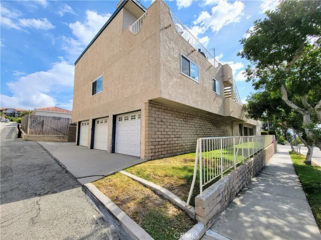 2755 E Hill Street, Signal Hill, CA 90755