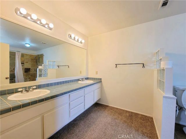 2755 E Hill Street, Signal Hill, CA 90755
