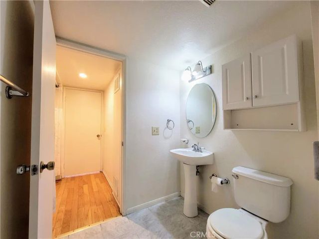 2755 E Hill Street, Signal Hill, CA 90755