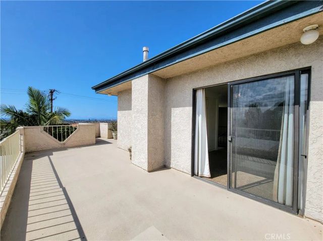 2755 E Hill Street, Signal Hill, CA 90755