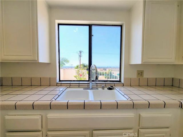 2755 E Hill Street, Signal Hill, CA 90755