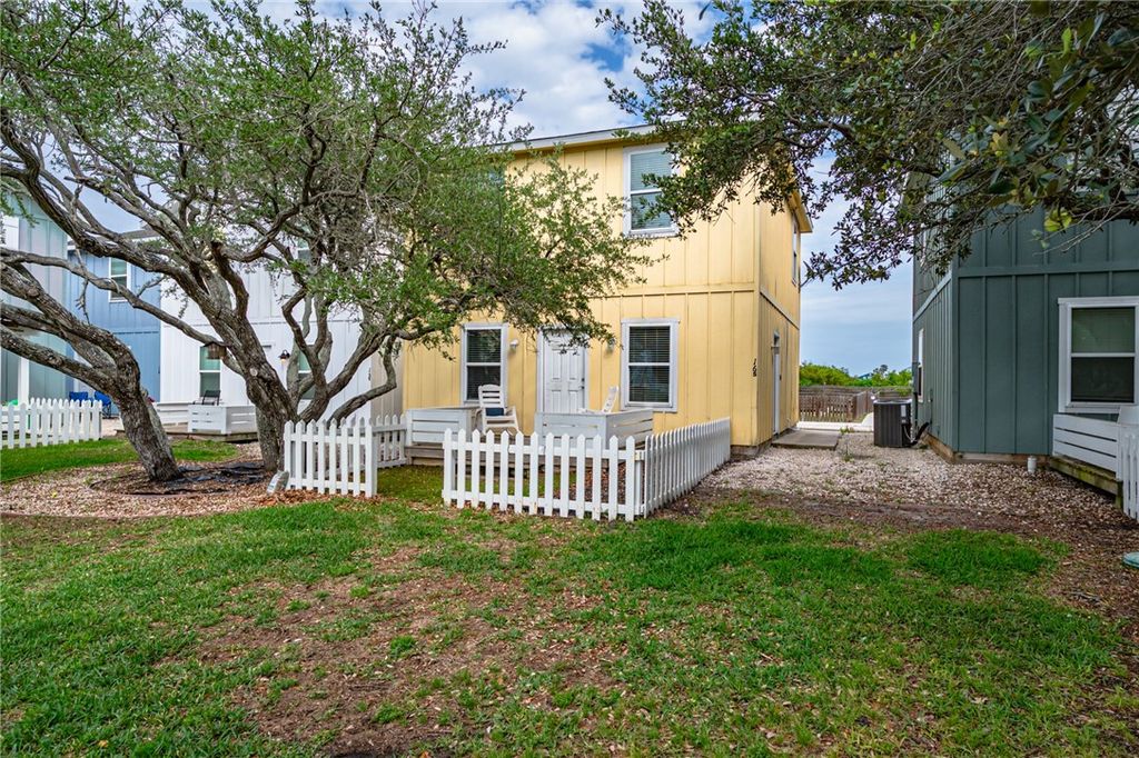 4212 S HWY 35 16, Rockport, TX 78382 — exterior