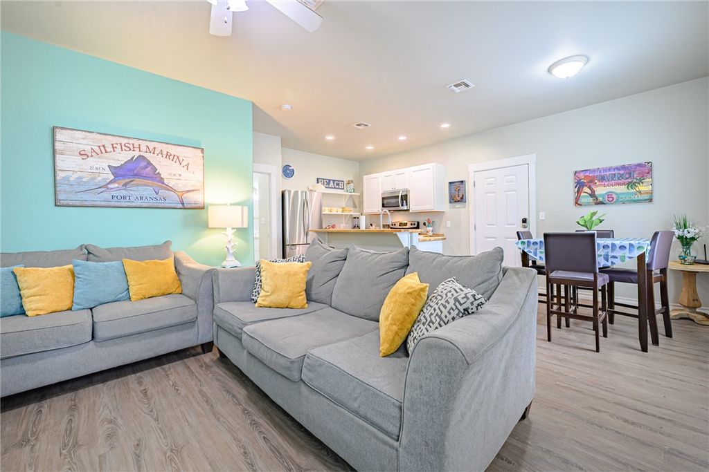 4212 S HWY 35 16, Rockport, TX 78382 — photo 2