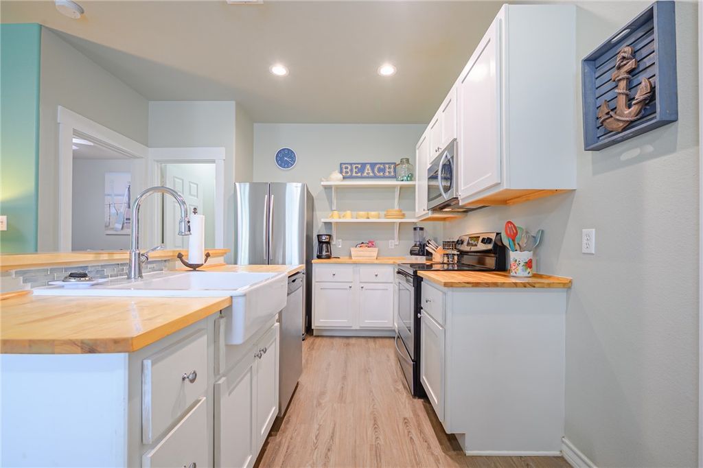 4212 S HWY 35 16, Rockport, TX 78382 — photo 3