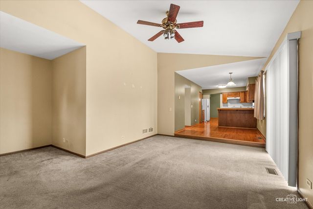 202 Mistwood Lane, North Aurora, IL 60542
