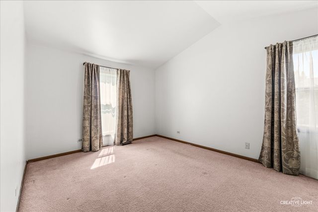202 Mistwood Lane, North Aurora, IL 60542