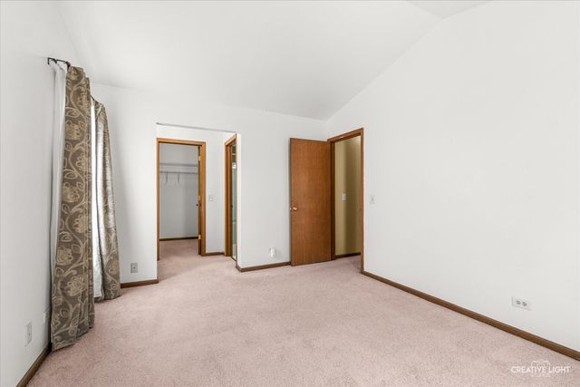 202 Mistwood Lane, North Aurora, IL 60542