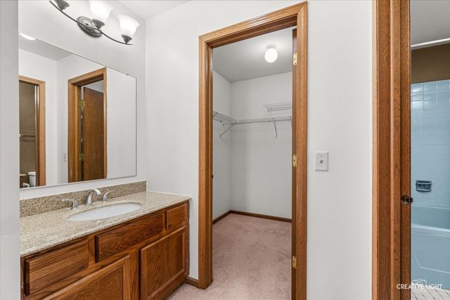 202 Mistwood Lane, North Aurora, IL 60542