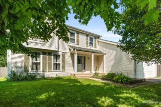 202 Mistwood Lane, North Aurora, IL 60542