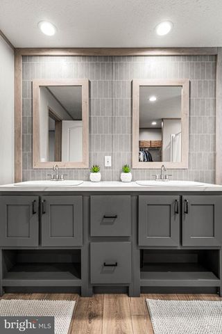 1017 SUNHIGH DR, West Chester, PA 19380