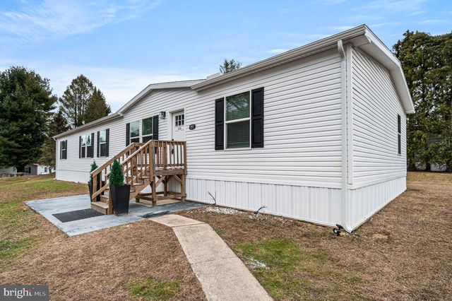 1017 SUNHIGH DR, West Chester, PA 19380