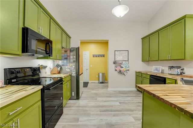 10449 Maryland Street, Aurora, OH 44202